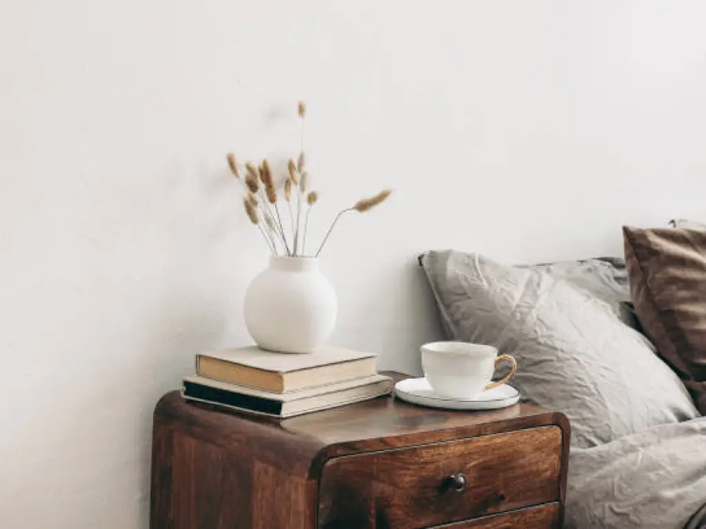 nightstand decor 4